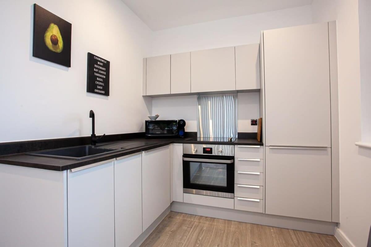 Modern 1 Bedroom Apartment In Bolton Luaran gambar