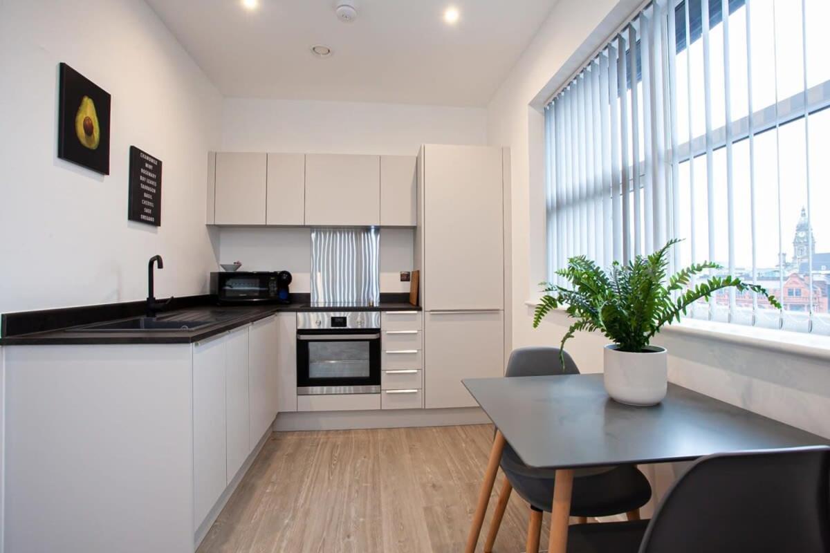 Modern 1 Bedroom Apartment In Bolton Luaran gambar